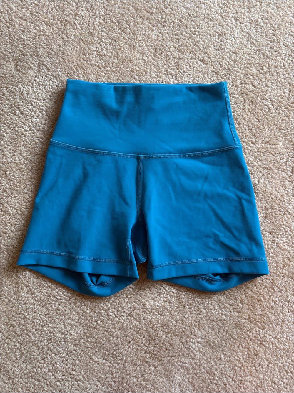 Lululemon Poolside Wunder Train Shorts 4” Size 4